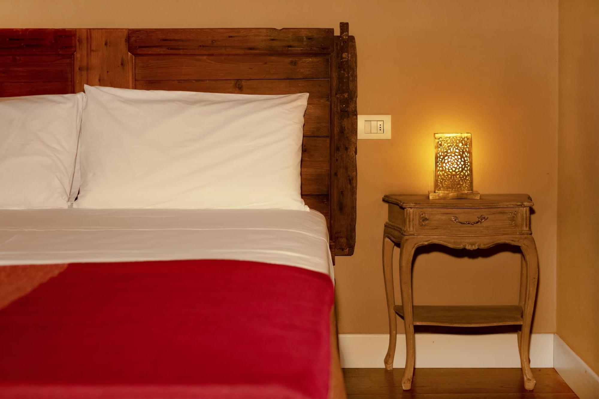 Luce Boutique Hotel Fortunago Екстер'єр фото