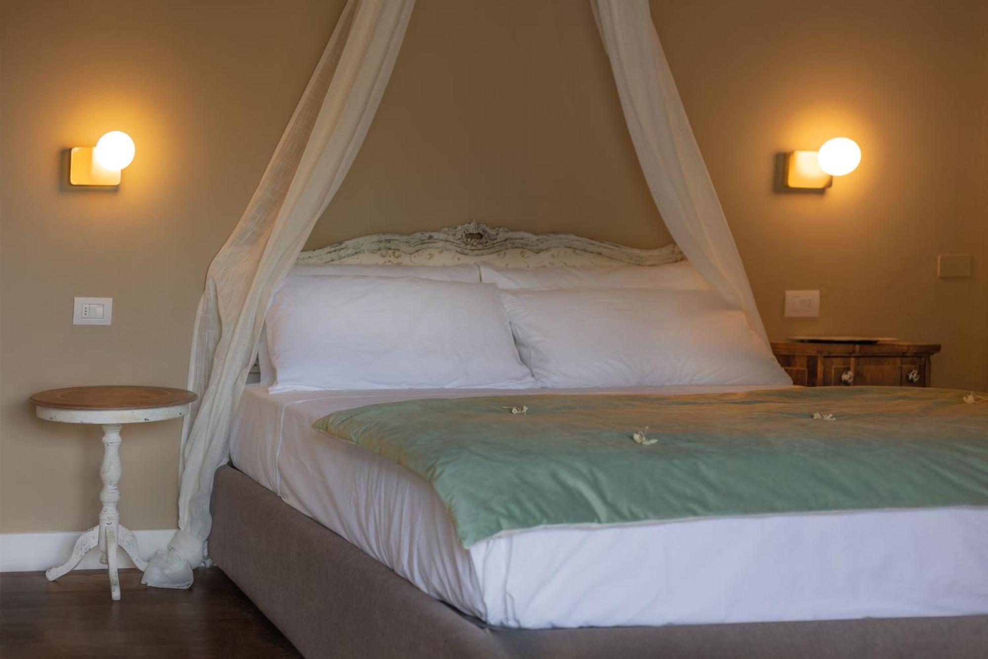 Luce Boutique Hotel Fortunago Екстер'єр фото