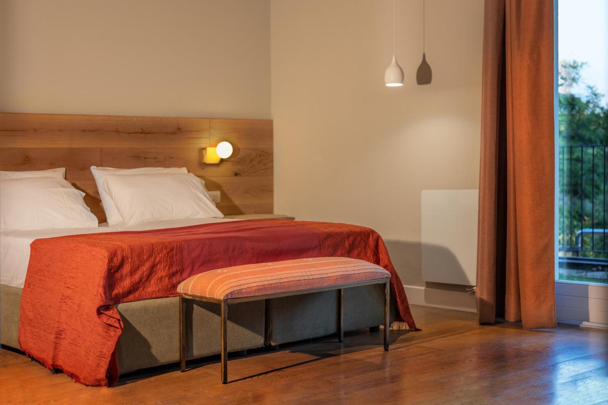 Luce Boutique Hotel Fortunago Екстер'єр фото