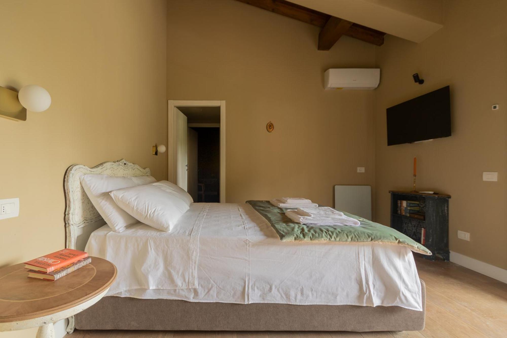 Luce Boutique Hotel Fortunago Екстер'єр фото