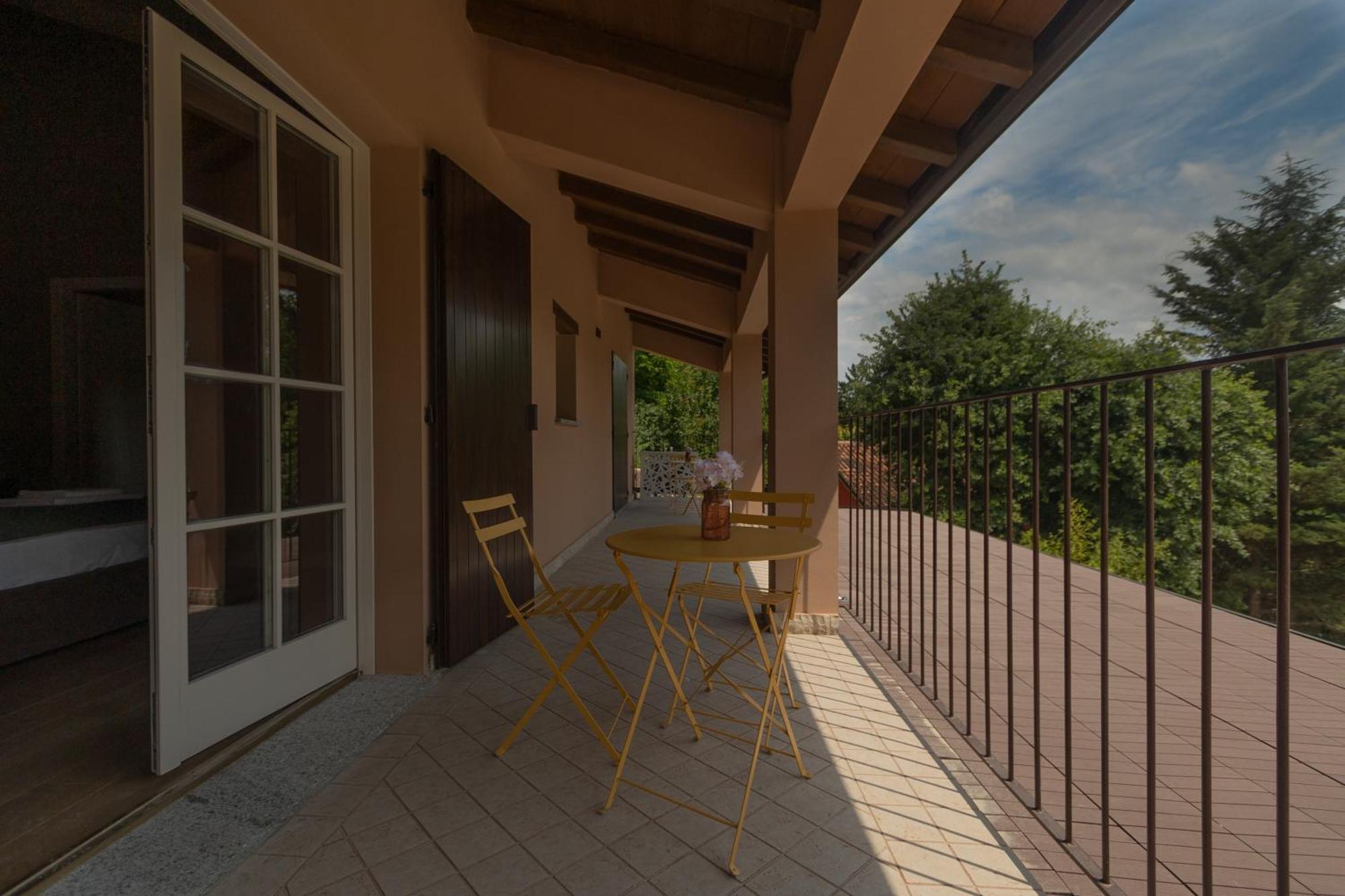Luce Boutique Hotel Fortunago Екстер'єр фото